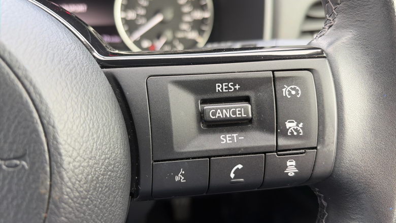 Nissan Qashqai 1.3 DiG-T MH Acenta Premium 5dr Petrol Hatchback